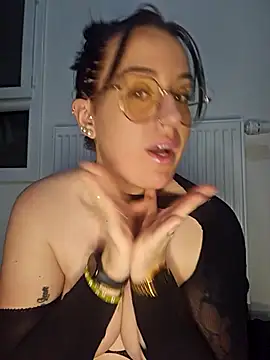 Lindsay_00off webcam