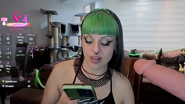 freyaa_sorcerees webcam