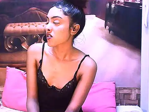 IndianPretty14u2Luv webcam