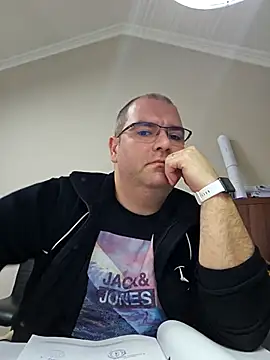 Andrew1900529 webcam