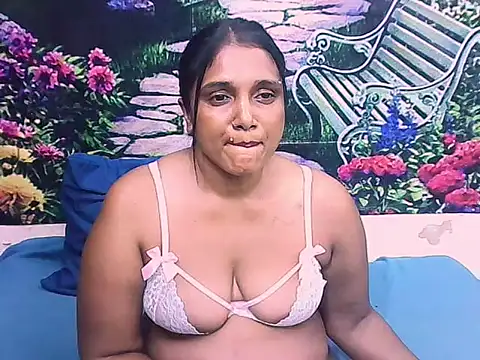 IndianSexyLady20 webcam