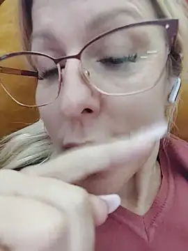 blondyruby - Blondyruby's free webcam - UK Sex Cams