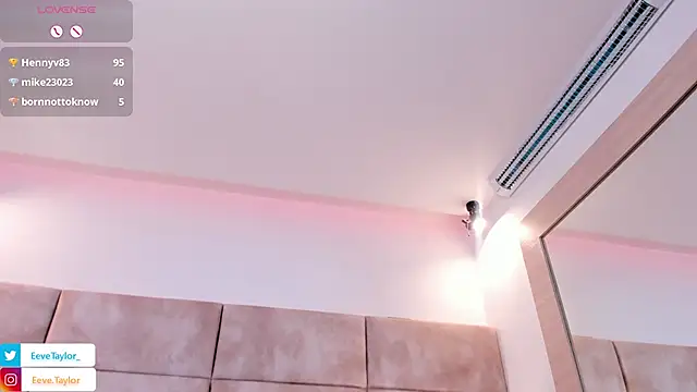 Eevee_Taylor webcam
