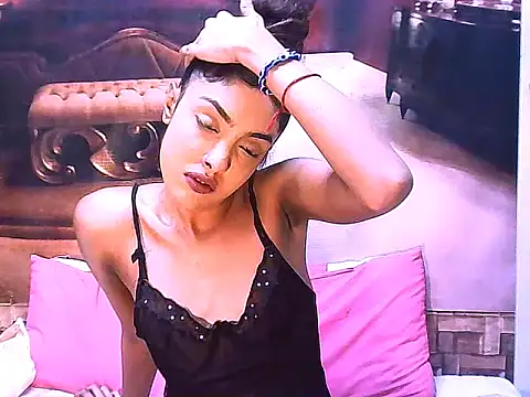 IndianPretty14u2Luv webcam