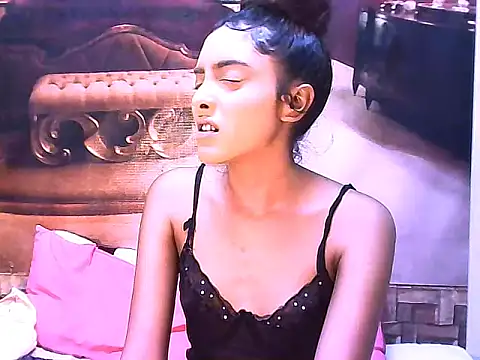 IndianPretty14u2Luv webcam