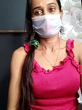 Webcam Model (Saharaa)  is live.Free join now!