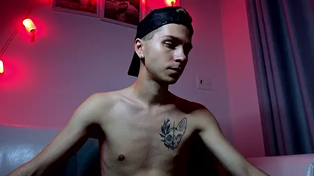 Joseph__Quinn webcam