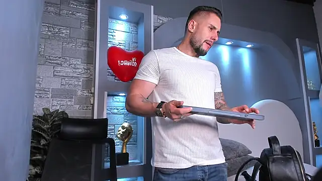 dominic_de_luca webcam