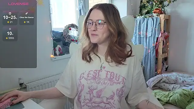 urstripchatgf webcam