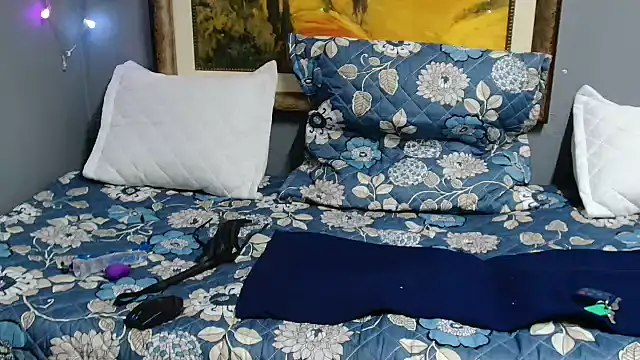 JuicyEbonyGoddess webcam