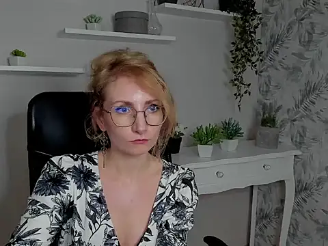 CinderellaMoon webcam