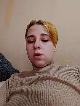 Gussie_Bridie webcam