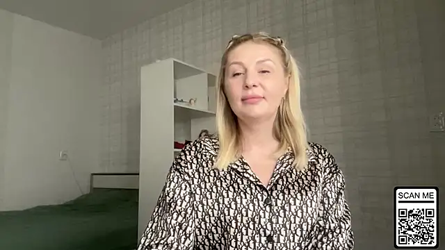Blondie_xoxoxo webcam