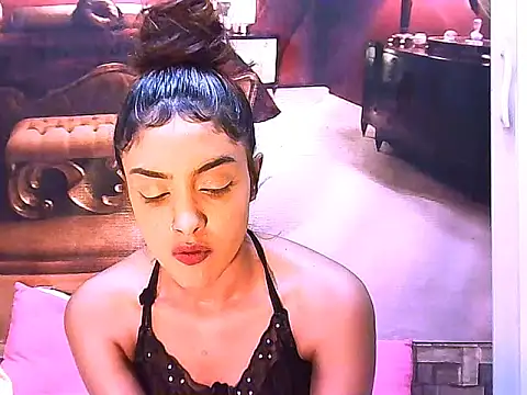 IndianPretty14u2Luv webcam