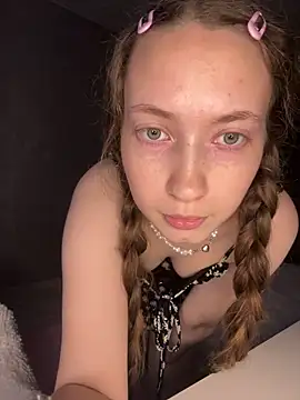 holy_poly - Holy_Poly's free webcam - UK Sex Cams