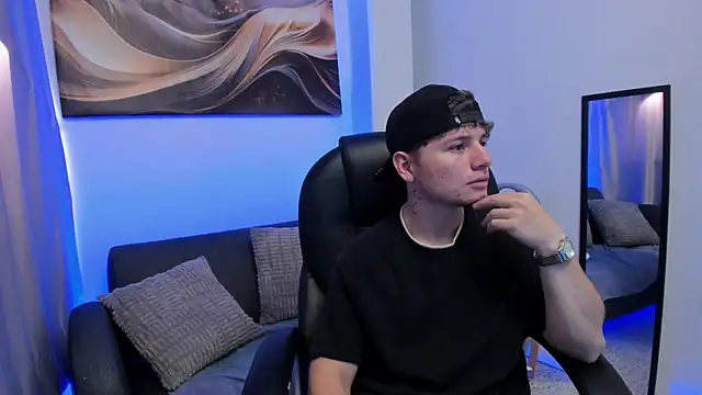 leoo_miller - Leoo_Miller's free webcam - UK Sex Cams