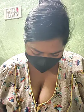 Webcam Model (Liyaa_24)  is live.Free join now!