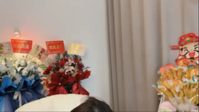 美女LH7在线直播