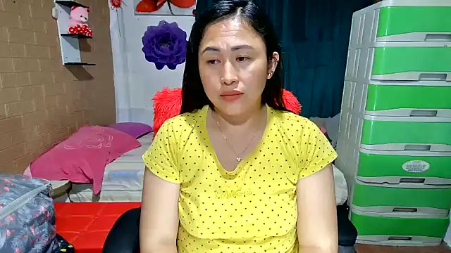 Ugly-Filipina webcam