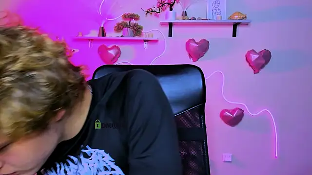 lucas_long_ - Lucas_long_'s free webcam - UK Sex Cams