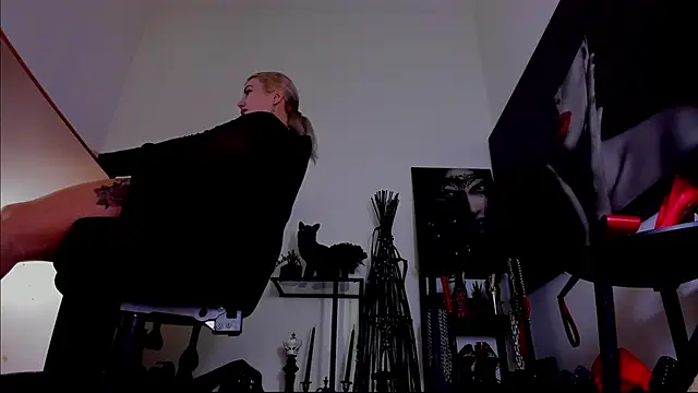MistressDemi webcam
