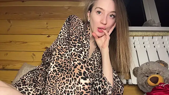 MissEvelynGlow webcam