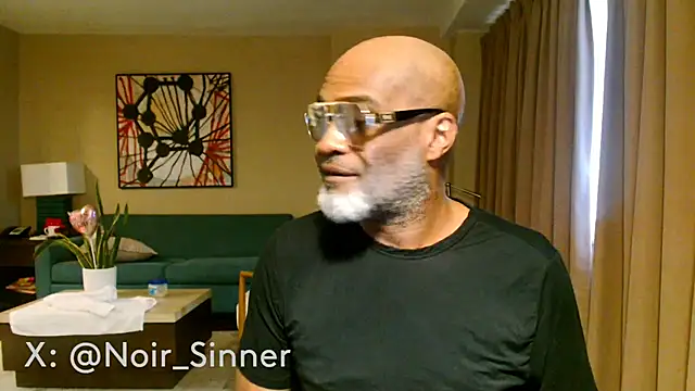 sinnernoir - Sinnernoir's free webcam - UK Sex Cams