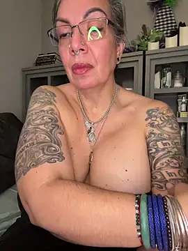 dieseldame1313 webcam