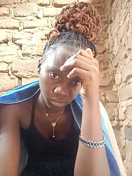 Black_juicy24 webcam