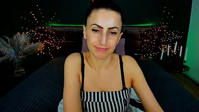 rebecca_diamond - Rebecca_Diamond's free webcam - UK Sex Cams