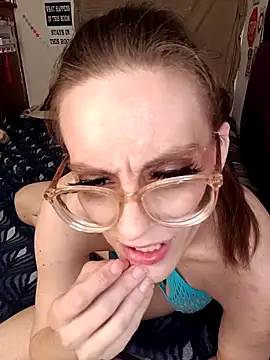 snowbird1117 - Snowbird1117's free webcam - UK Sex Cams