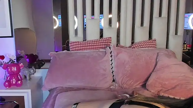 Cloee_Rainbow1 webcam