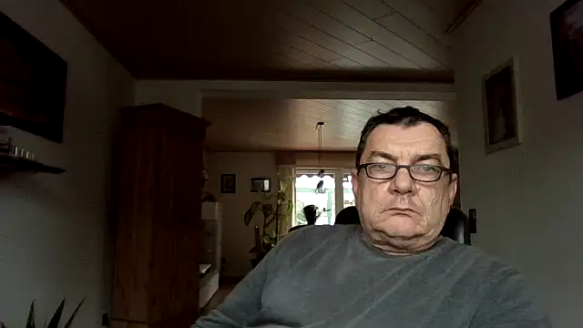 nobbie444 (M mature) - Dildo up the ass