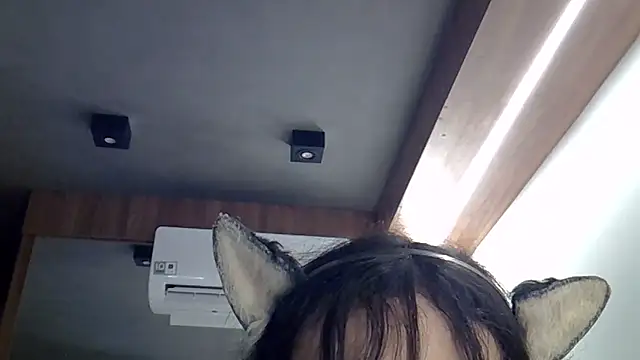 SkinnyKitten webcam