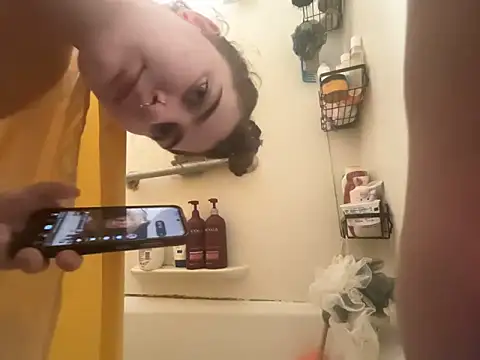 Snowbunnycake_131 webcam