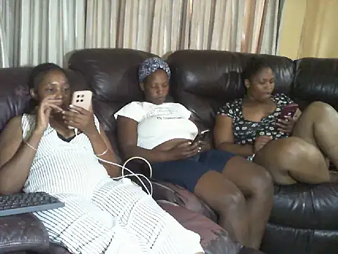 Caramel-goddess18 webcam