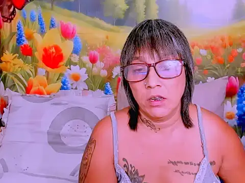 indianroxy webcam