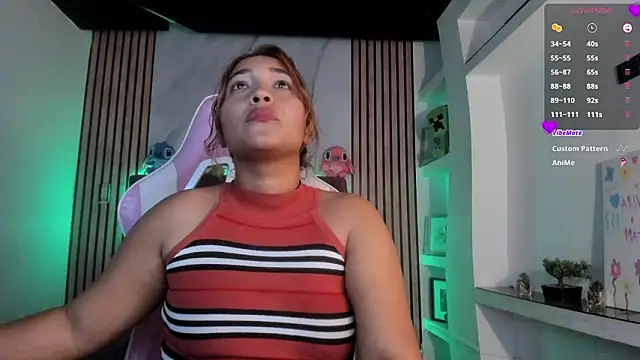 Charlote_Grey webcam