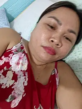 Webcam Model (XXLorie_02)  is live.Free join now!