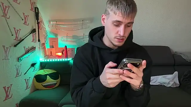 cookieboy88 - Cookieboy88's free webcam - UK Sex Cams