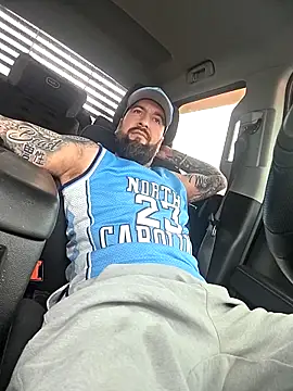 Beardedtattood Live Webcam on Stripchat