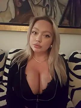 Webcam Model (misstitmouseofficial)  is live.Free join now!