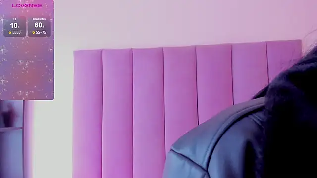 violet_myerrs webcam