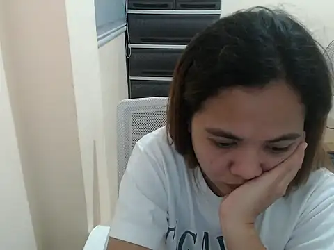 xTheLastVIRGINx webcam