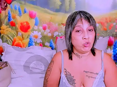 indianroxy webcam