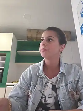 Nahiajhonson_ webcam