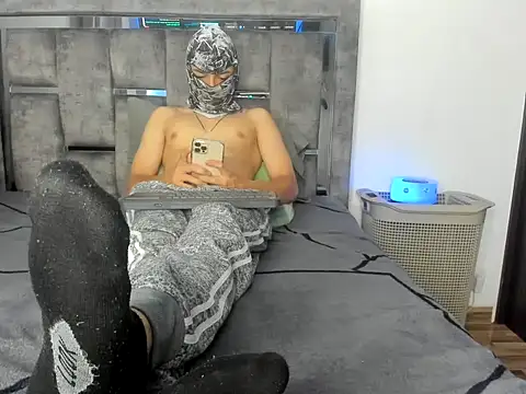 Master_Ruthless77 webcam