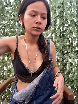 Ninffa_pinkk21 webcam