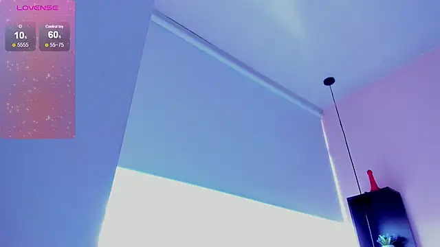 violet_myerrs webcam