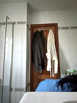 MissNyraSecret webcam